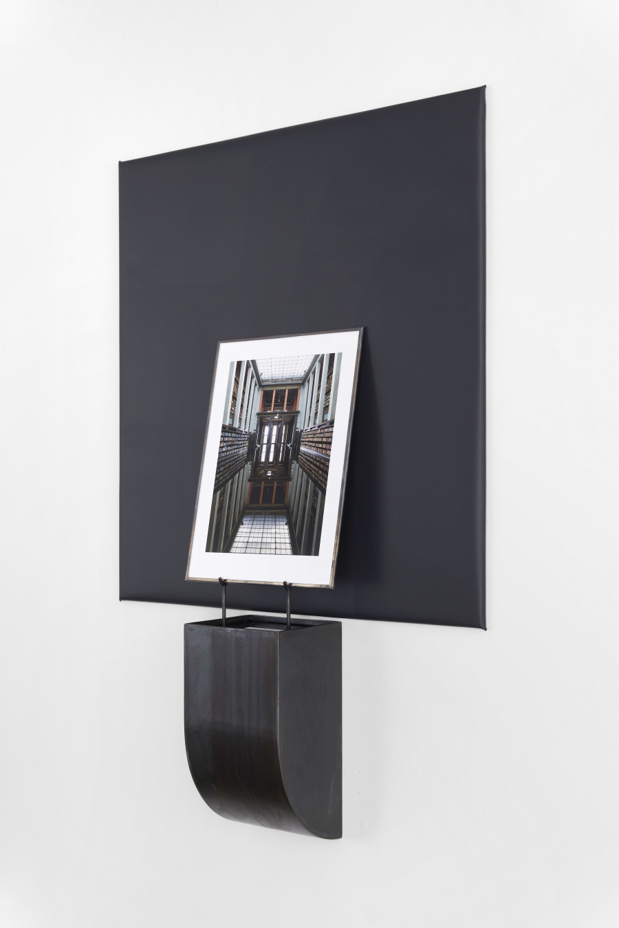 Gamle Deichman (Oslo), 2023, Giclée print on cotton paper with Laed frame, iron structure, artist’s oil-based mix, Polyolefine, wood, 81 x 30 x 17 cm, Unique. Photo: Philipp Hänger. Courtesy the artist and Wilde