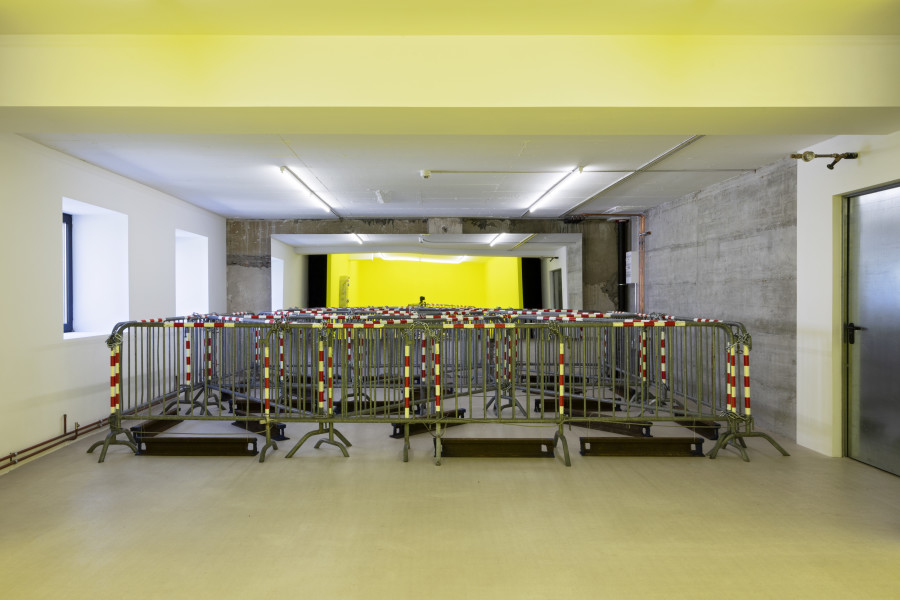 Baker Wardlaw, (mass distinction) apparatus, 2024, vauban barriers (BS), steel ballasts (VD), hardware, variable dimensions. Photography: Gina Folly / Copyright and courtesy of the artist and For, Basel