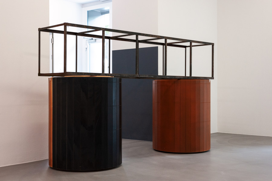 Manfred Pernice: Choccolé, Mai 36 Galerie, Installation view, 2022, Photo credits: Aramis Navarro