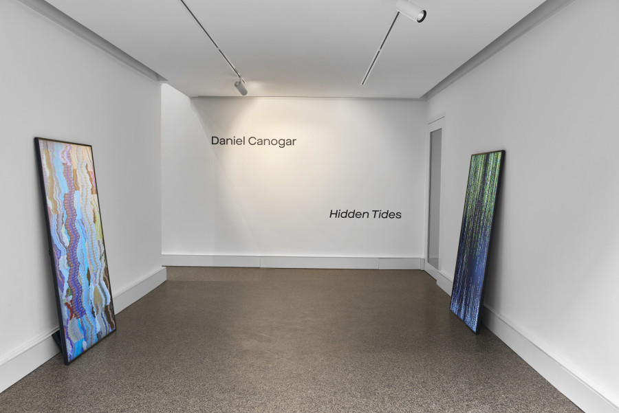 Exhibition view, Daniel Canogar, Hidden Tides, Wilde 2021-2022.