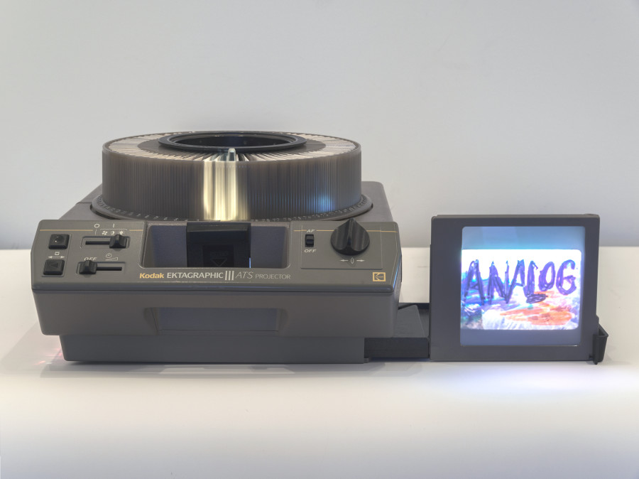 Rochelle Feinstein, Analog restrospective. 1992–2008, 2012. 80 diapositive slides, Kodak Ektagraphic projector, 5 min., loop, 19 × 33 × 27.9 cm ( 7 1/2 × 13 x 11 inches ), FEINS112157