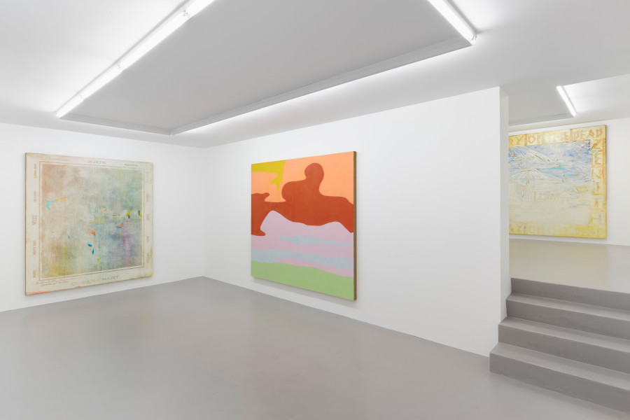 Installation view, Sophie Reinhold, Mercedes Benz, Galerie Philippzollinger, 2022. Photo credit: Conradin Frei