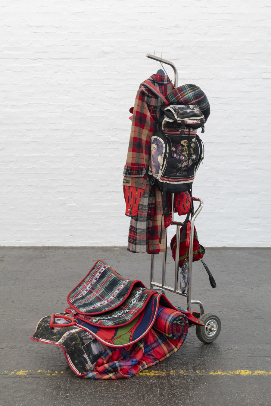 Chalisée Naamani, La liberté guidant le peuple, 2025. Photo: Kunst Halle Sankt Gallen, E. Sommer. Courtesy: the artist and Ciaccia Levi, Paris/Turin.