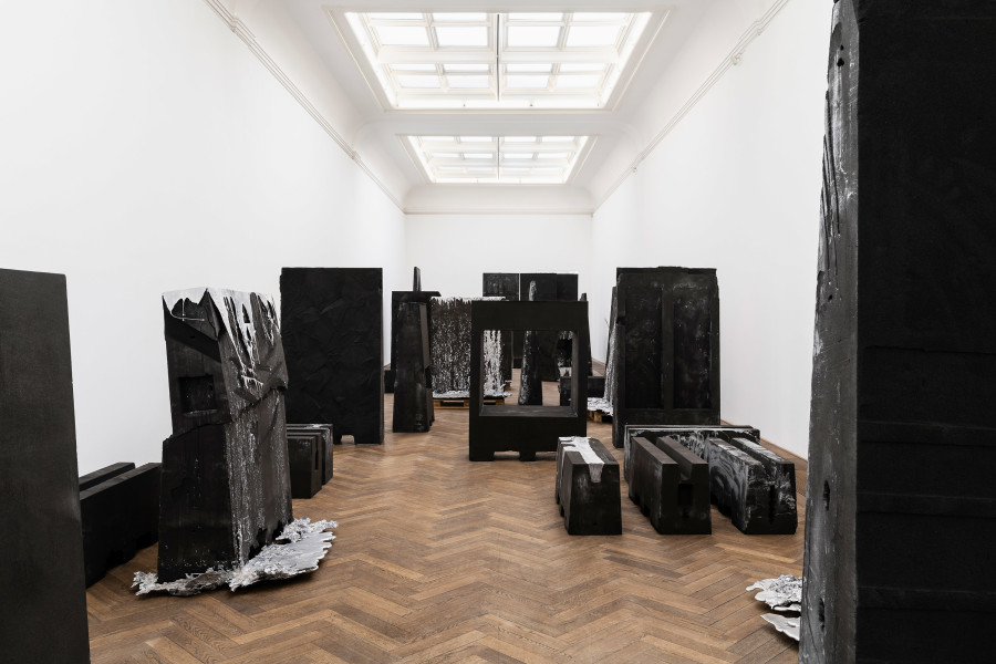 Raphael Hefti, installation view, Salutary Failures, Kunsthalle Basel, 2020, view on The Sun is the Tongue, the Shadow is the Language, 2020. Photo: Gunnar Meier / Kunsthalle Basel. Courtesy of the artist.