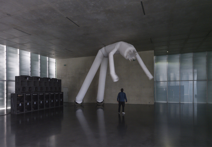 Cyprien Gaillard, When you expect flutes, it’s whistles, Exhibition view ground floor Kunsthaus Bregenz, 2026. Visitant (no dancing 2020 – 2021), 2021. Photo: Timo Ohler. © Cyprien Gaillard, Kunsthaus Bregenz. Courtesy of the artist, Berlin Atonal, Sprüth Magers, Gladstone Gallery