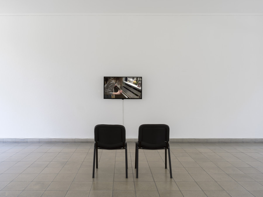 Tourism, Kunsthaus Glarus, 2021, installation view. Morag Keil, Passive Agressive 2, 2017, Single-channel video on monitor (color, sound), 6:21 min, Courtesy the artist and Project Native Informant, London. Photo: CE
