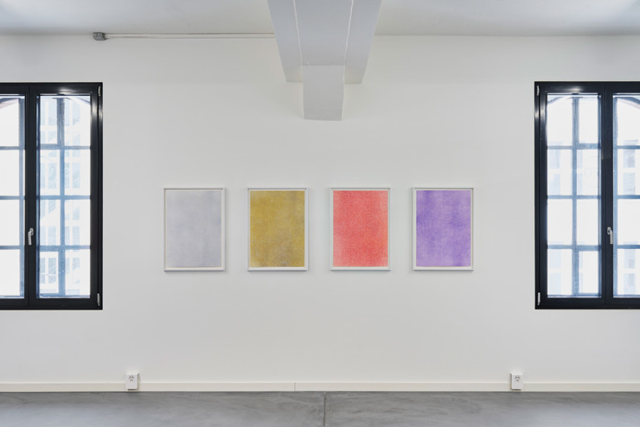 Installation view, NEOGEO, Décalages féminins, works by Isabelle Cornaro, Edition VFO, Zürich, 2025. Photography by Bernhard Strauss