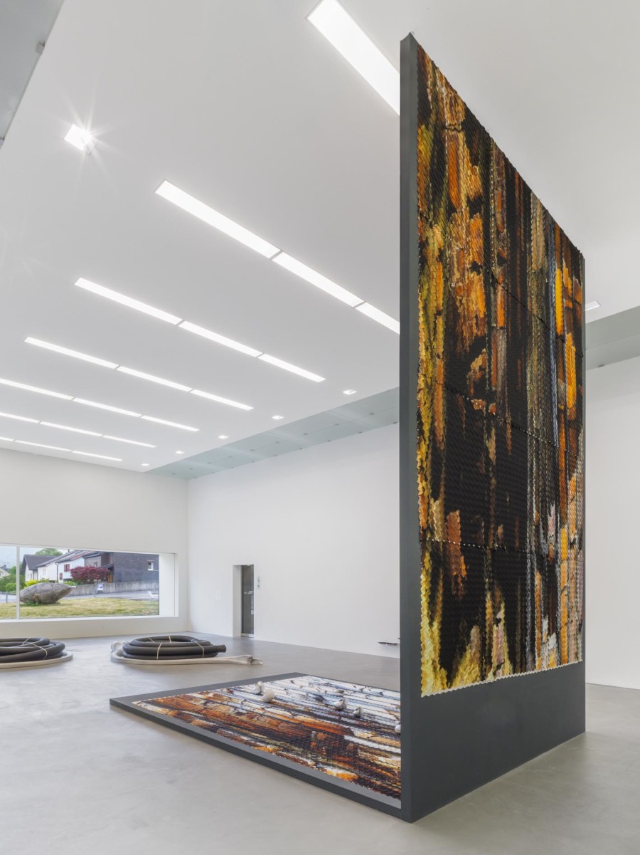 Exhibition view, Alice Channer, Heavy Metals / Silk Cut, Kunstmuseum Appenzell / Kunsthalle Appenzell, 2023. Photography: Roman März
