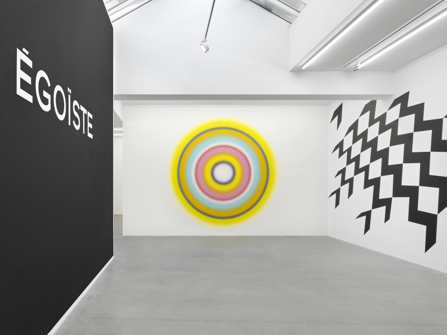 Installation view, Wall Works & Sculptures, Galerie Eva Presenhuber, Waldmannstrasse, Zurich, 2025. © the artists. Courtesy the artists and Galerie Eva Presenhuber, Zurich / Vienna. Photo: Stefan Altenburger Photography, Zürich