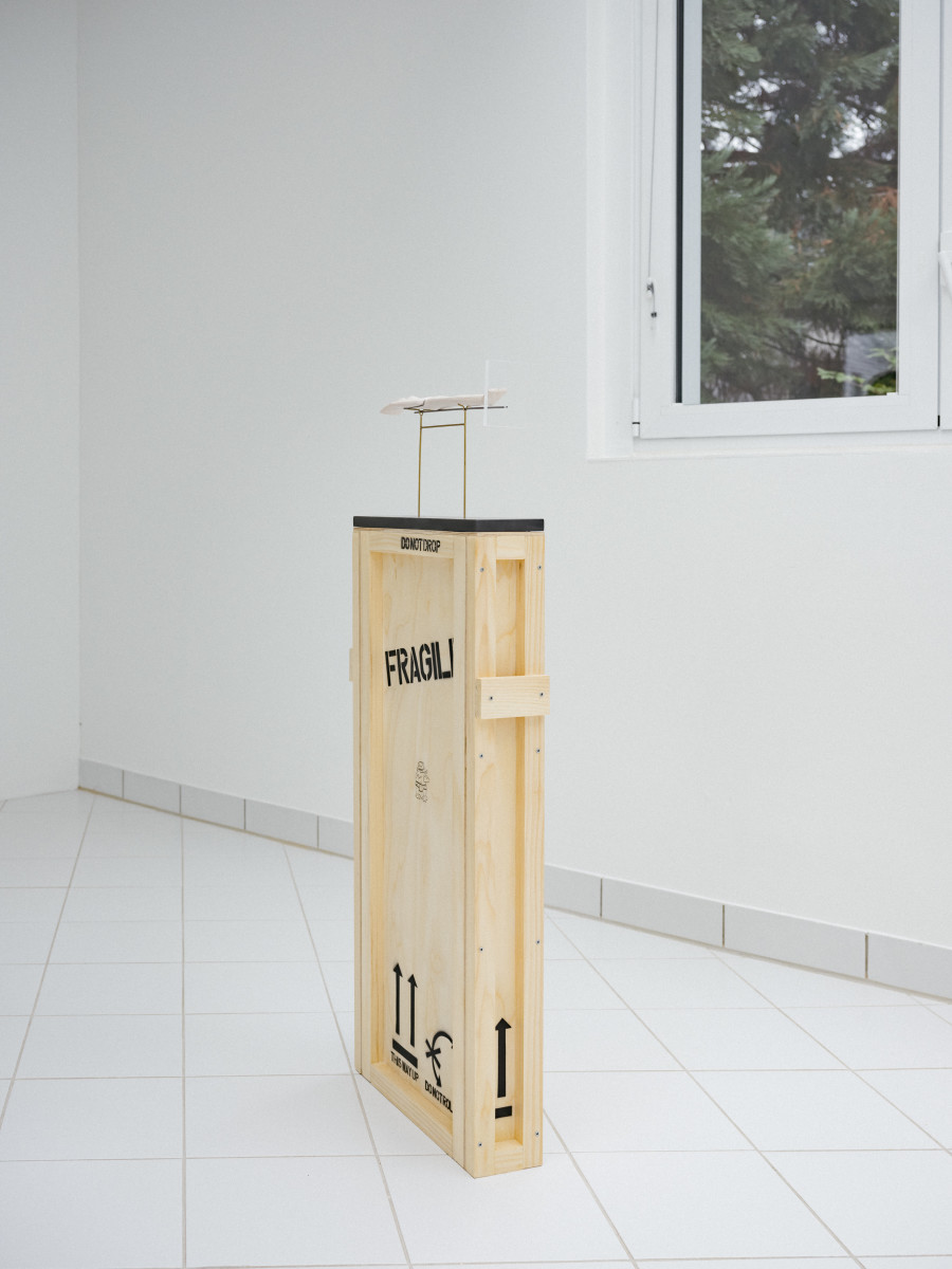 Mathias Pfund, Still Standing, Imitation stone mortar, brass, stainless steel, waxed mdf, acrylic glass, acrylic paints, 42x12x22 cm, 2021-2022. Mathias Pfund, For a Cycladic museum, Wooden box, stamp, stencils, 42x12x98 cm, 2022. Photo credit: Philip Frowein