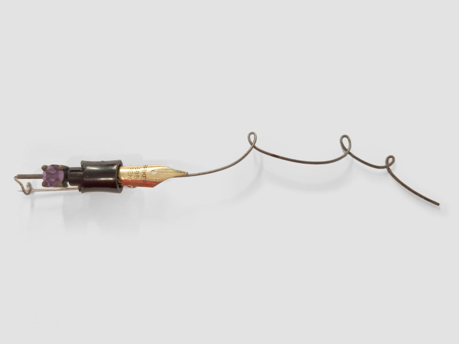 Bernhard Schobinger, Schmucklinie / Jewellery Line, 2002, Brooch made of a fragment of fountain pen from boarding school days, amethyst, gold 14 ct, silver, steel, plastic, 2 x 11.2 x 0.9 cm