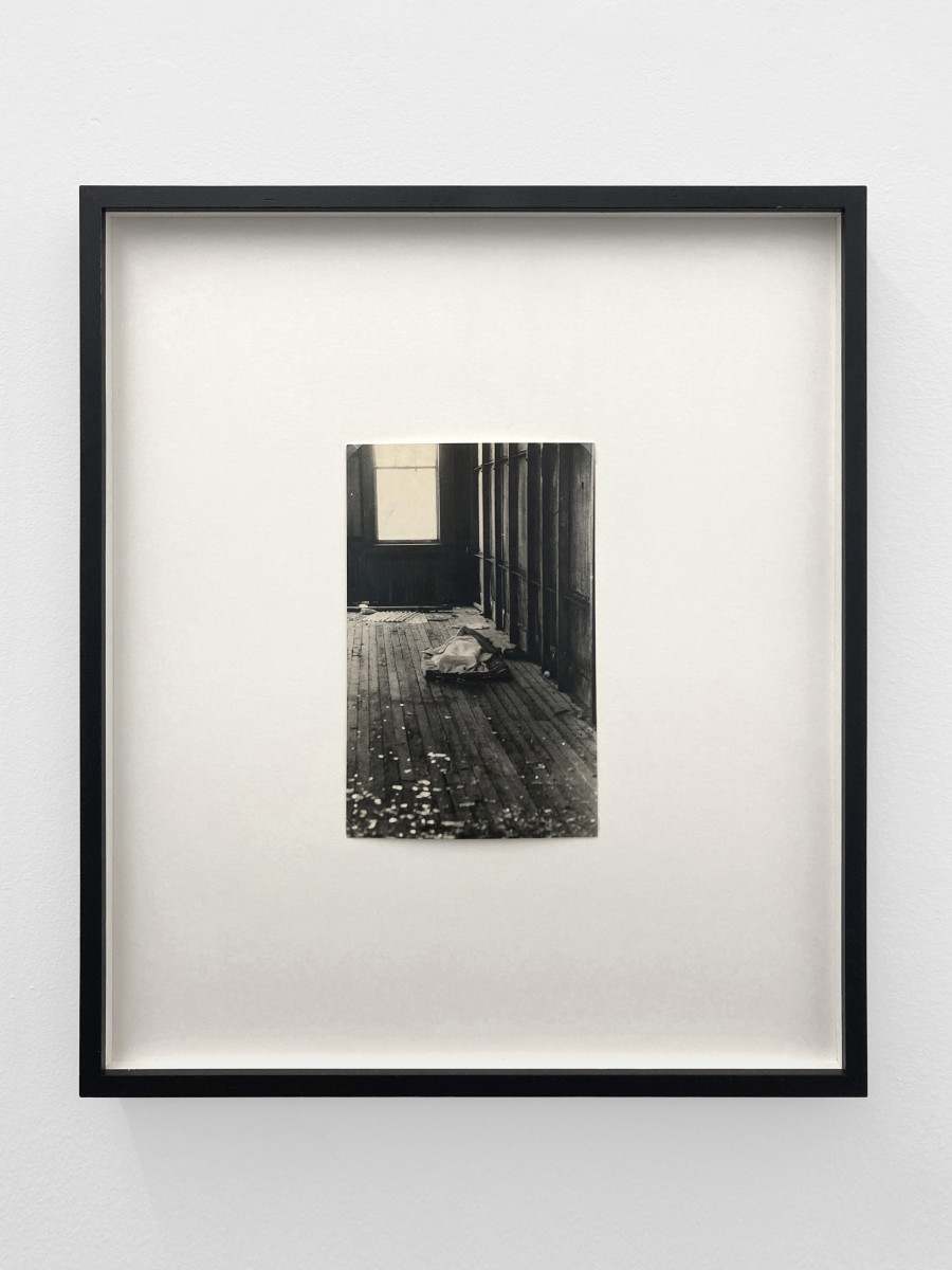 Alvin Baltrop, The Piers (body under cloth), n.d. (1975–1986), Silver gelatin print, 17.8 x 11.4 cm. Courtesy of The Alvin Baltrop Trust, © 2010, The Alvin Baltrop Trust and Galerie Buchholz. All rights reserved.