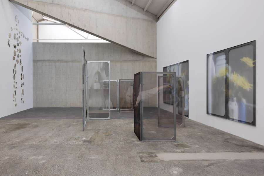 Lena Laguna Diel, A Body in Fragments, 2023-2024; Dorota Gawęda and Eglė Kulbokaitė, Enclosure (...), 2023-2024. Courtesy the artists and Thaddaeus Ropac Gallery, Paris Ausstellungsansicht / Installation view Kunsthaus Baselland 2024. Foto / Photo: Gina Folly