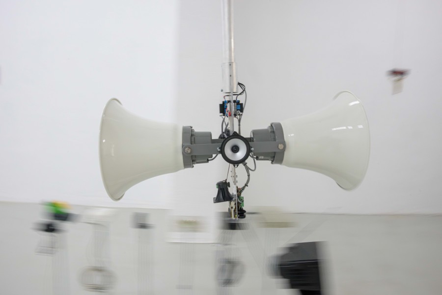 Michel Winterberg, Pendel für sieben Monologe, 2018, Michel Winterberg, Drifting Futures, Galerie für Gegenwartskunst E-WERK, Freiburg im Breisgau, 2026. Courtesy: the artist and Galerie für Gegenwartskunst E-WERK. Photo: Marc Doradzillo