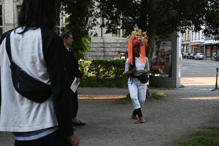 "Shi Deh Deh," 2026, performance, approx. 10 min. "Shi Deh Deh" by Jasmine Tutum at Kaiserwache, Freiburg im Breisgau, 2026. Photo by Stefan Lux.