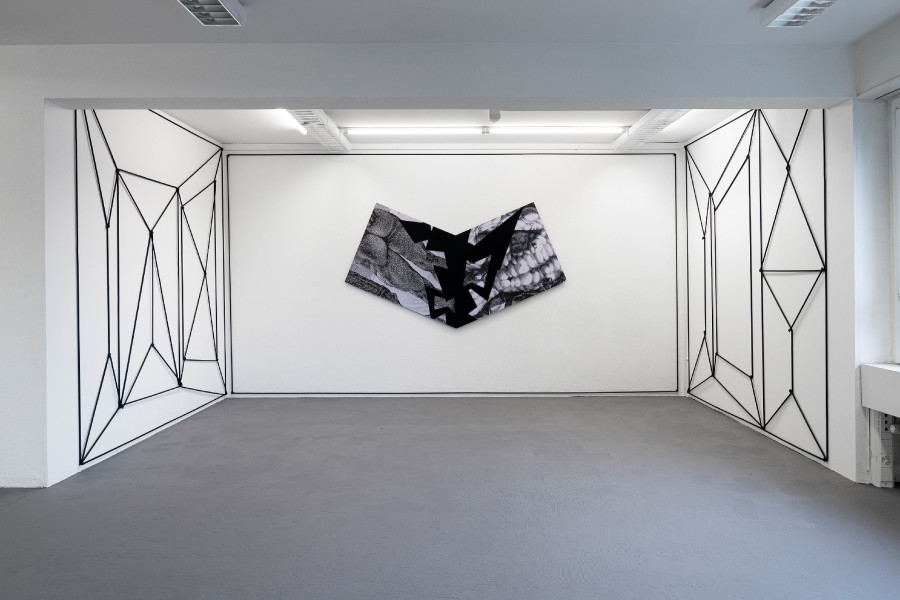 Julian Göthe - The Fat Shadow, Installation view at suns.works, 2021. Courtesy the artist and suns.works. Photography: Claude Barrault