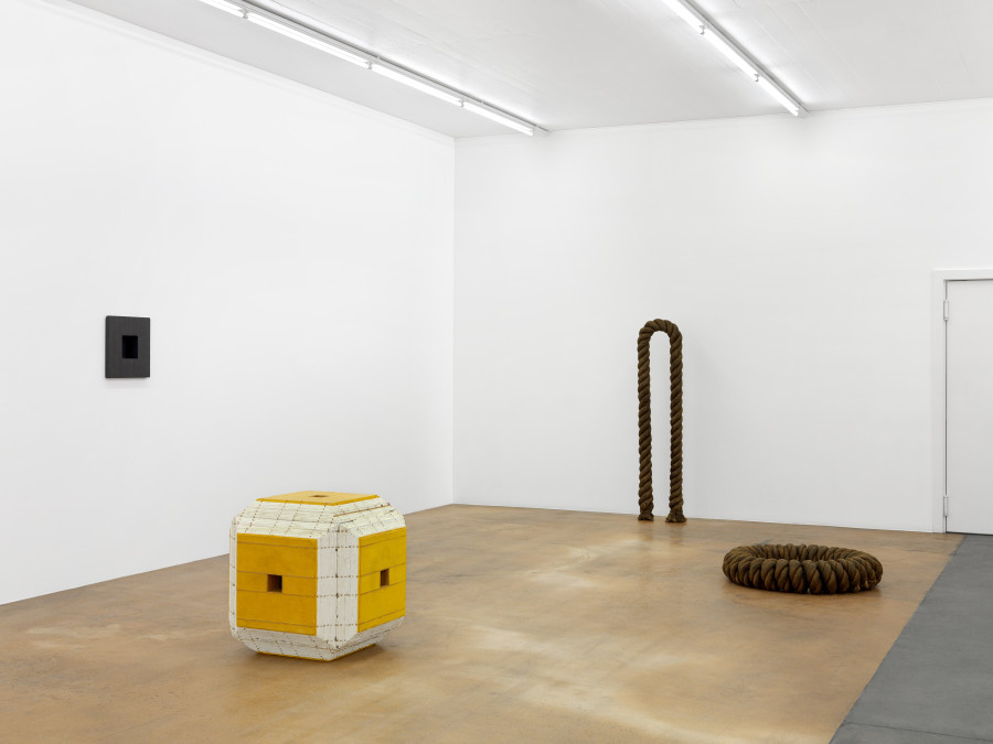 Installation view, Jackie Winsor, Musée d'art moderne et contemporain, 2022. Photo: Annik Wetter
