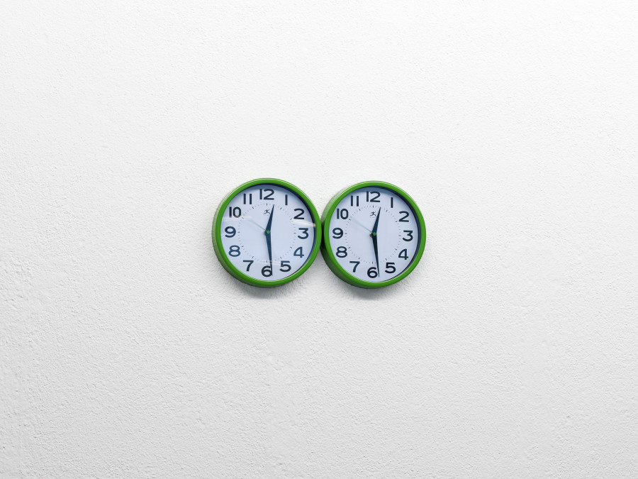 Puppies Puppies (Jade Kuriki Olivo), Untitled (Perfect Lovers)(Green), 2017, a pair of green synchronized clocks, Courtesy the artist. Photo: CE
