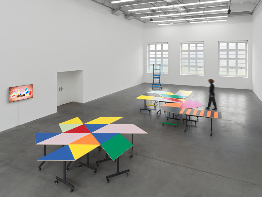 Amalia Pica, Round table (and other forms), Installation view Museum Haus Konstruktiv, 2020. Photo: Stefan Altenburger. Courtesy: the artist, König Galerie, Berlin, and Herald St, London.