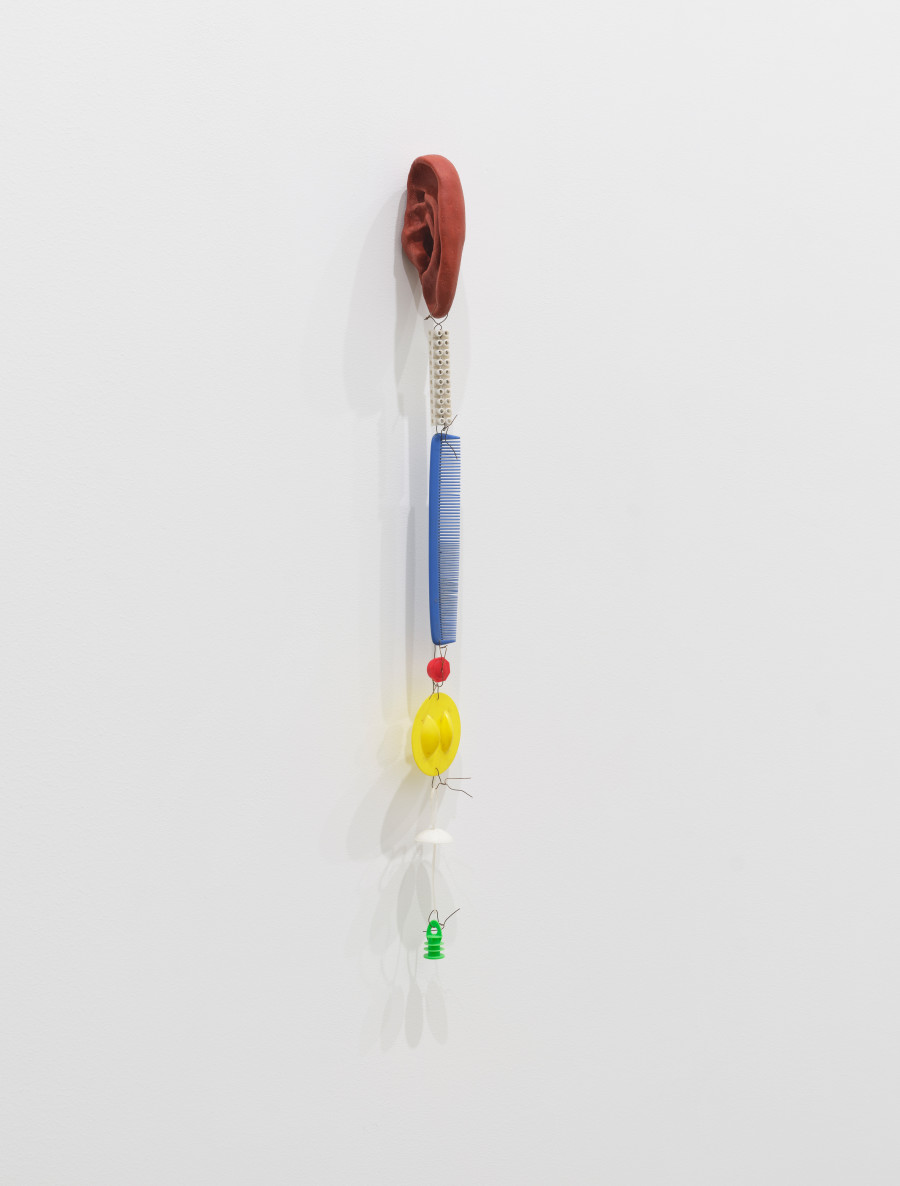 Pedro Wirz, Metaphytosis (Bernhard #1), 2024, Bburned clay, old plastic objects, wire, 66.5 x 4 x 6.5 cm. Photo credit: Conradin Frei