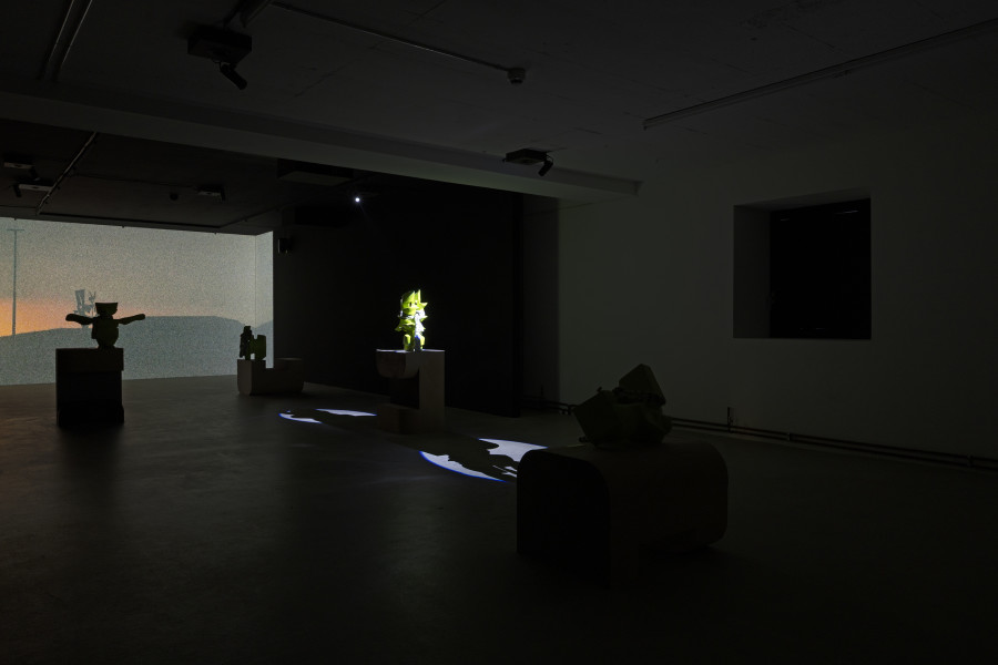 Fritz & Virginie Sistek, Priscilla Predator: geboren, leben, sterben, 2025, an automated theater play, 32 minutes, For, Basel. Photography: Gina Folly. Copyright and courtesy of the artists and For, Basel