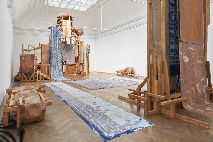 Dala Nasser, MCCCLXXXVI, 2025, installation view, in: Dala Nasser, Xíloma. MCCCLXXXVI, Kunsthalle Basel, 2025, photo: Philipp Hänger / Kunsthalle Basel