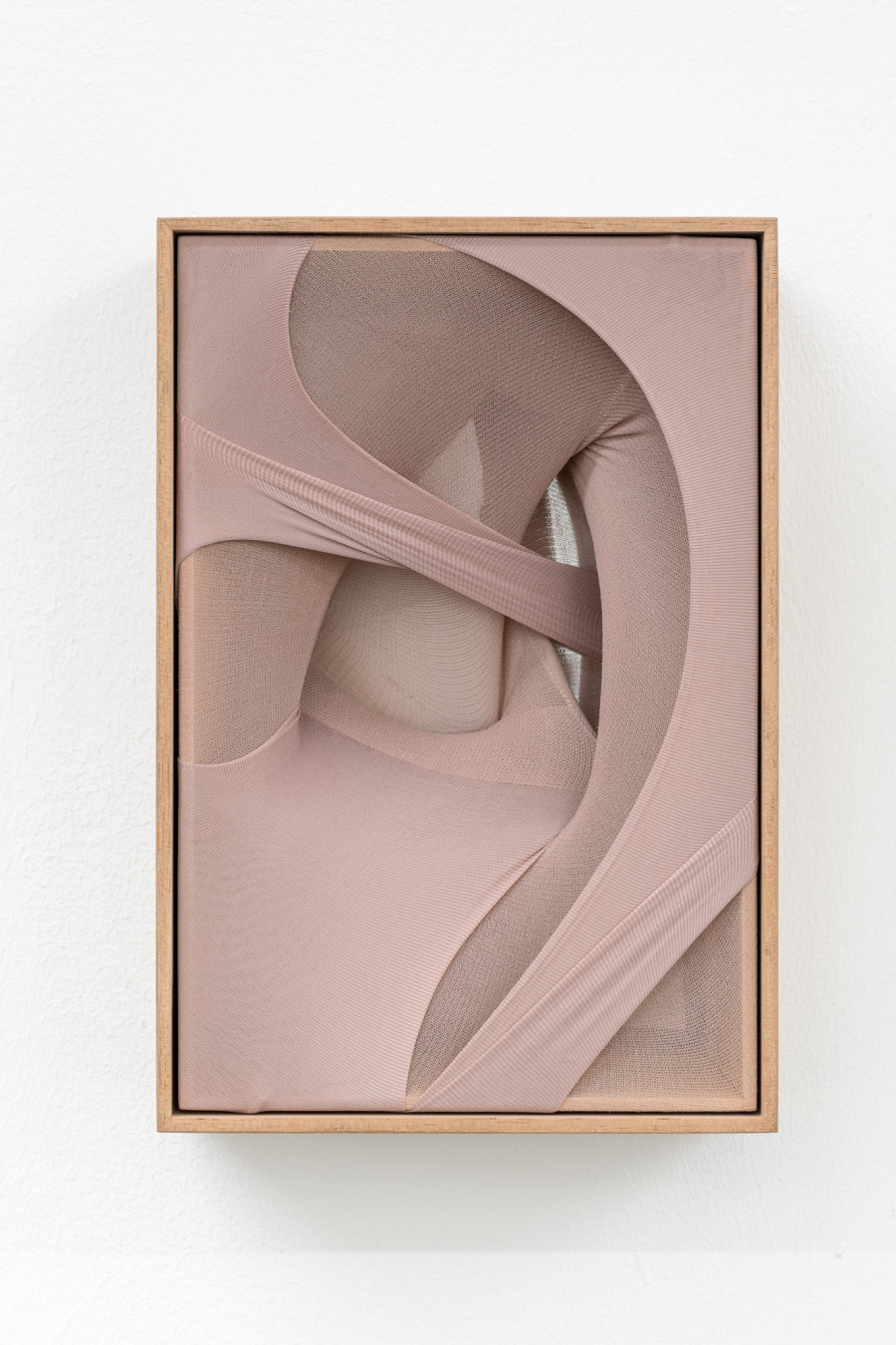 Martín Soto Climént, Gossip Secret Melody, 2022, tights and plexiglass mirror mounted in red cedar wood box, 31 x 21 x 10 cm. Photo: Kilian Bannwart