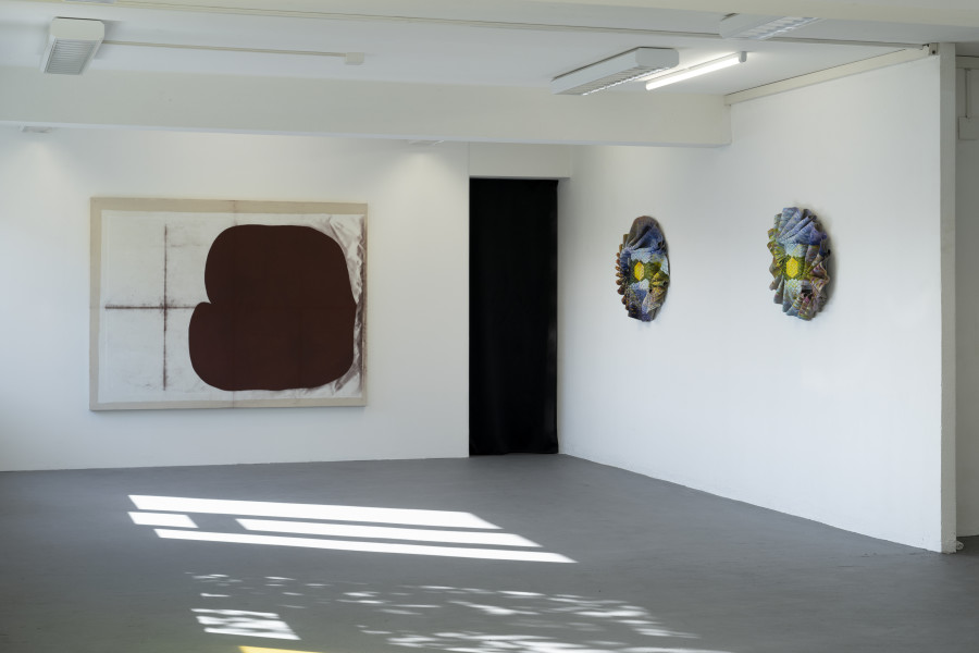 Installation view, SALON SOLAIRE, suns.works, 2022. Photography: Claude Barrault