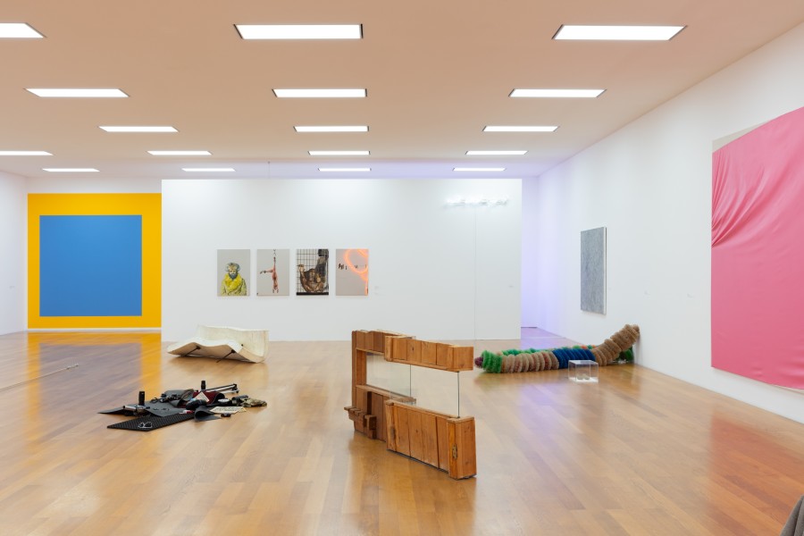 Exhibition view, Silver Suits You. 25 Years Loving Art, Kunstmuseum Liechtenstein, Vaduz, 28.02.–09.06.2025. Photo: Alicia Olmos Ochoa © The artists / 2025, ProLitteris, Zurich / Kunstmuseum Liechtenstein