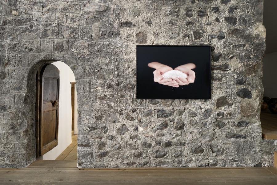 Exhibition view, Su-Mei Tse, Eine Handvoll Millionen Jahre, 2021, color photograph on dibond, face mounted on acrylic panel, with maple wood frame, museum glass, 80 x 115 cm (paper), 82 x 117 x 4 cm (framed), 3/5. Photo: Ralph Feiner, Courtesy of the artist and Galerie Tschudi
