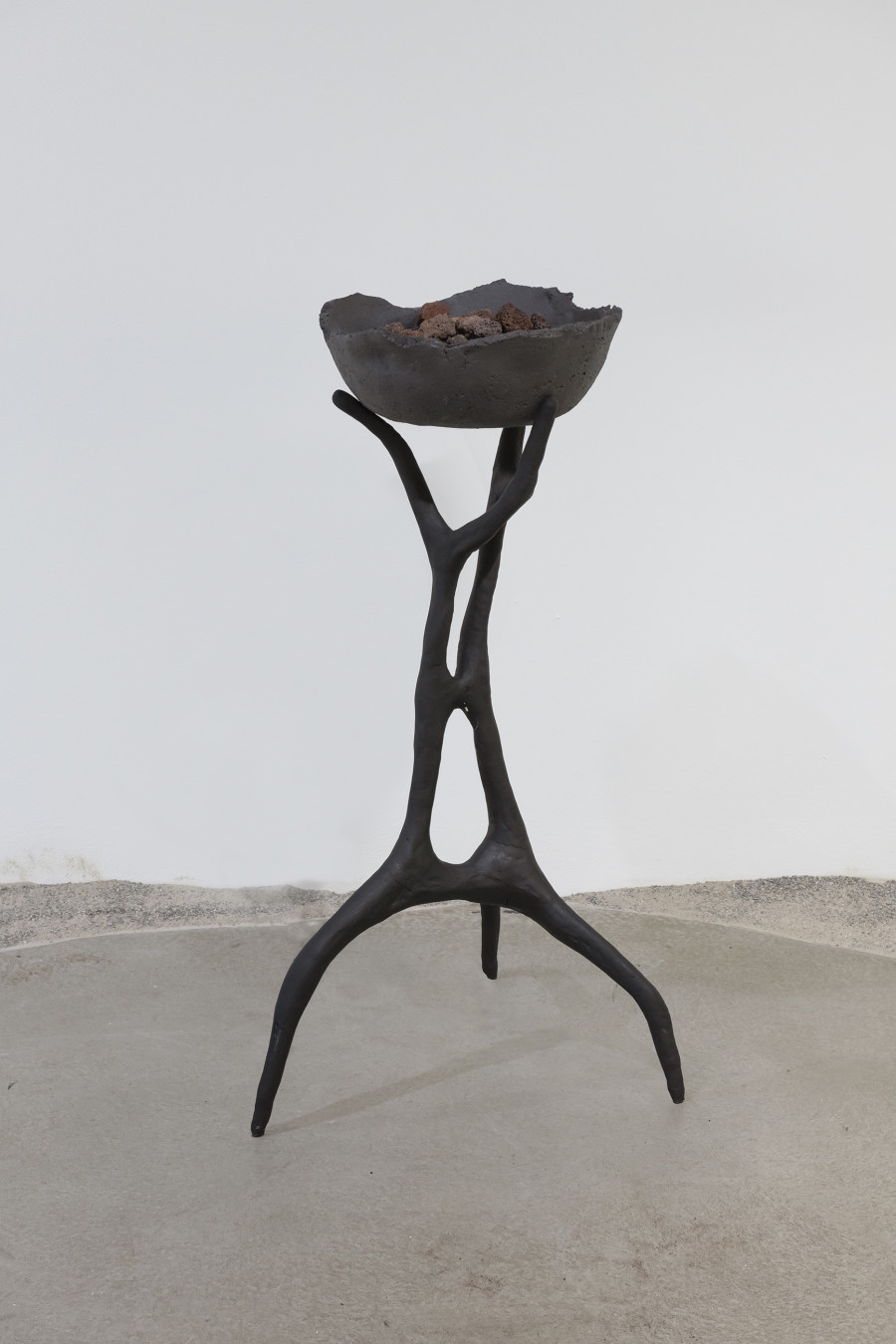 Martin Wöllenstein, scenography; Mean Goddess, cataloguedesign and scent concept, «New Rituals [for the End of the World]», 2026, HEK, photo: Franz Wamhof