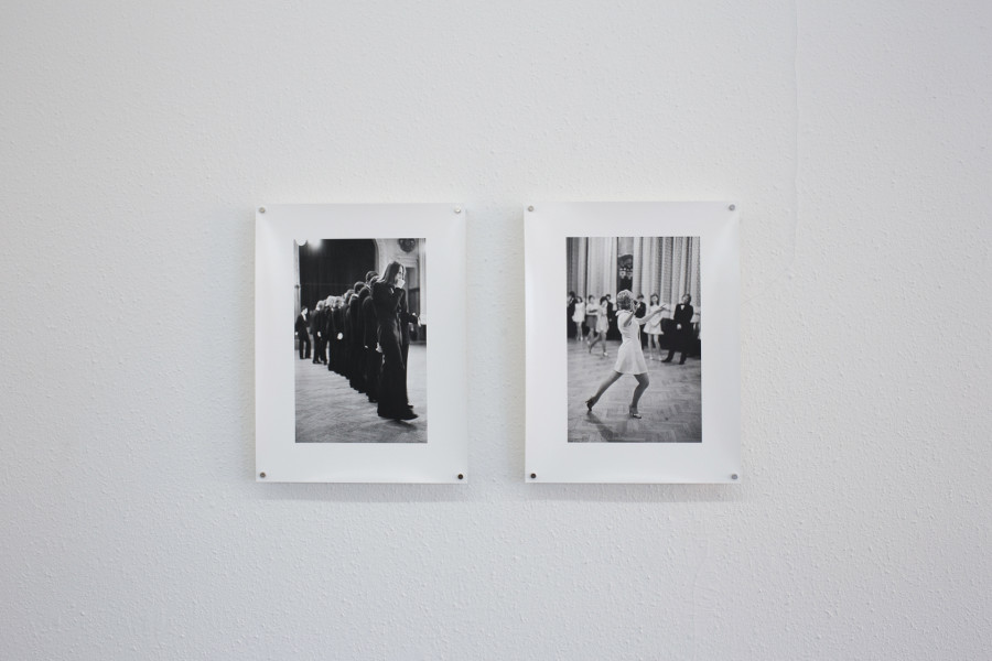 Exhibition view, Pirouettenschwindel, HAMLET. Iren Stehli, Tanzstunden Prag, 1974-1977, 41x30cm. Photo credit: Leevi Toija