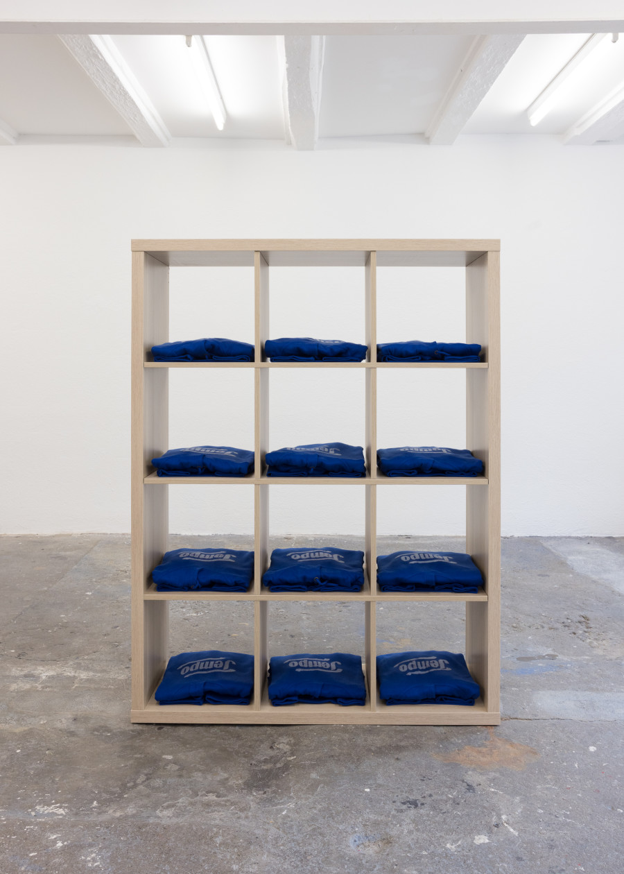 Nina Rieben, Saturday, I fall apart, Sunday, Monday break my heart, Tuesday doesn't start, Wednesday – wait, Thursday's late, Friday never hesitate, 2025 / Photo : Julie Folly / Courtesy : the artist and WallStreet