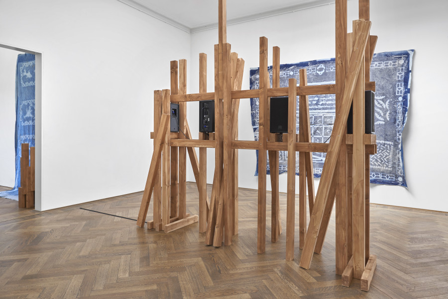 Dala Nasser, MCCCLXXXVI, 2025, installation view, in: Dala Nasser, Xíloma. MCCCLXXXVI, Kunsthalle Basel, 2025, photo: Philipp Hänger / Kunsthalle Basel