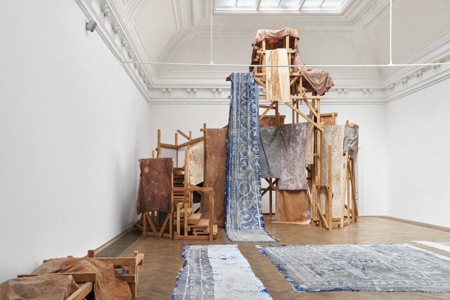 Dala Nasser, MCCCLXXXVI, 2025, installation view, in: Dala Nasser, Xíloma. MCCCLXXXVI, Kunsthalle Basel, 2025, photo: Philipp Hänger / Kunsthalle Basel