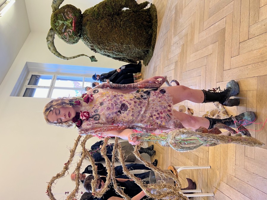 Performance at the opening of the exhibition “Livia Rita.Eat My Anger”, with the artist Livia Rita, Kunsthalle Palazzo 9.5.2025, Photo: Michael Babics
