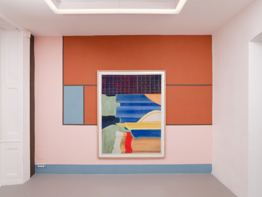 Hippolyte Hentgen, Veluto (peinture murale), Patterns (pastels) et Tribu (sculpture), vue de l’exposition « Chambre à deux lits » à la Villa du Parc - centre d’art contemporain - Aurélien Mole, 2025