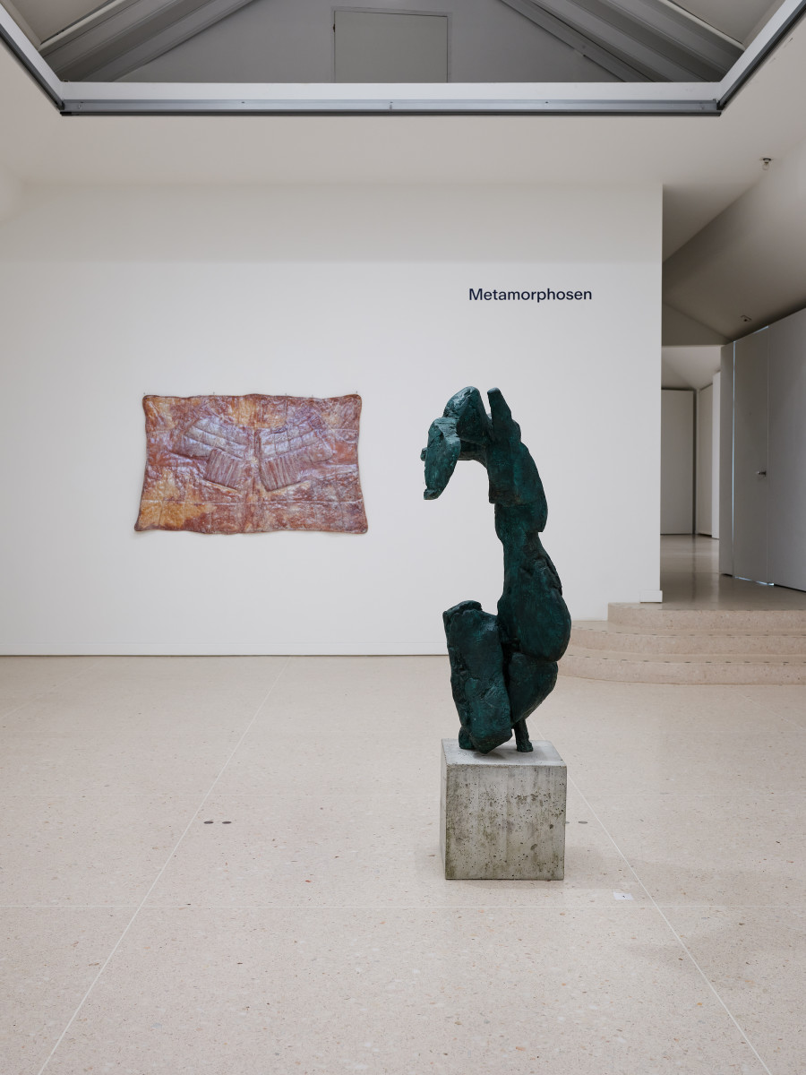 Exhibition view, «Träumende Dinge – Heidi Bucher, Miriam Cahn, Meret Oppenheim, Hannah Villiger, Ilse Weber et al.», Kunsthaus Zug, 2026, © 2026, ProLitteris, Zurich. Photo: Ernst Kehrli