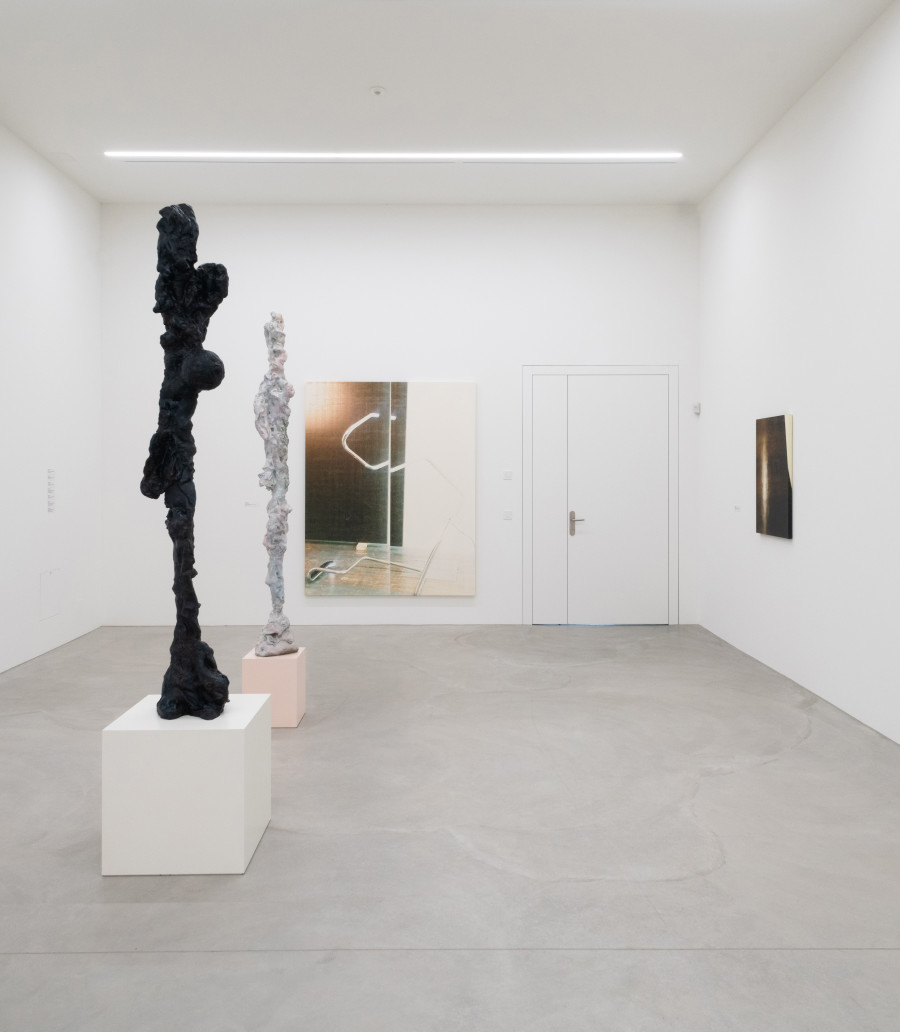 Exhibition view Wade Guyton & Rebecca Warren. The Raw and the Cooked: The Power of Transformation, Bechtler Stiftung, 2023, Image: Flavio Karrer