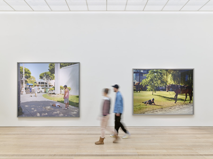 Installation view «Jeff Wall» at the Fondation Beyeler, Riehen/Basel, 2024. © Jeff Wall. Photo: Mark Niedermann