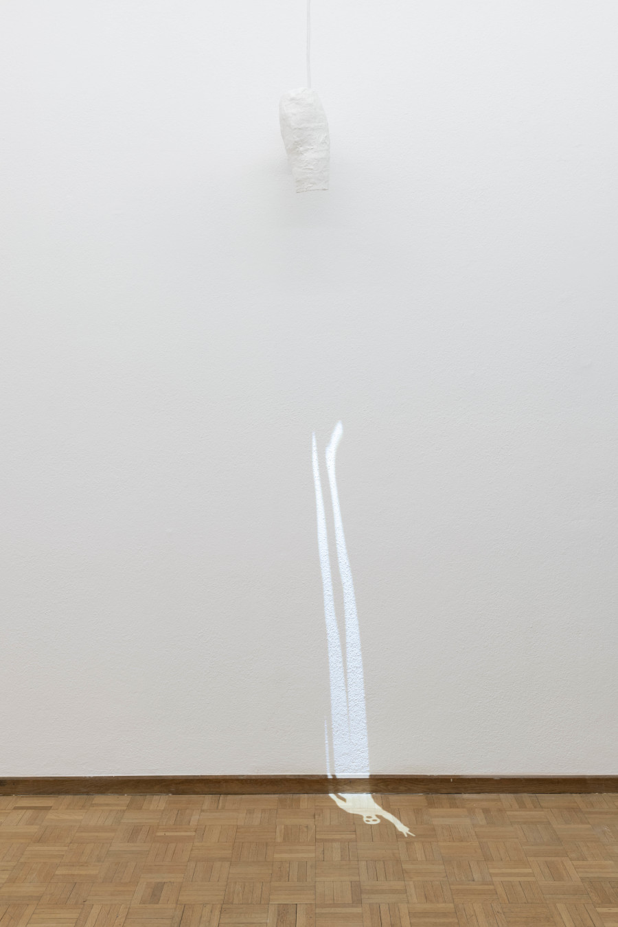 Shirin Yousefi, Sans Rayures, 2021, Projector, metal, and plaster, 34 × 30 × 15 cm