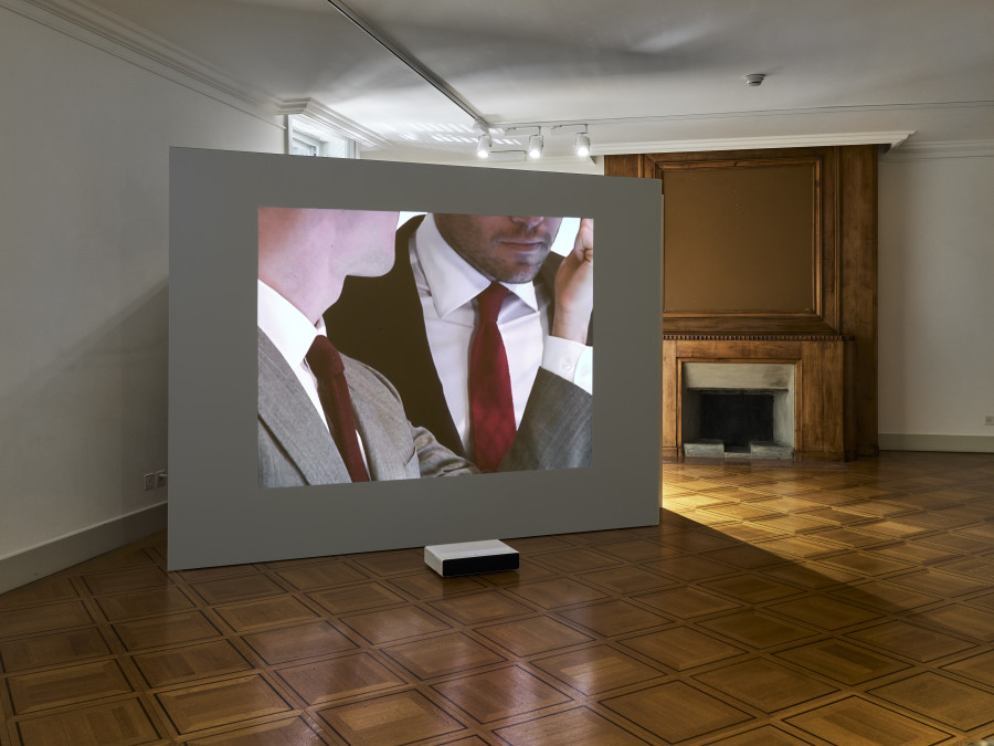 Shahryar Nashat, One More Time with James, 2009, color video, sound, 4'24'', loop. Photo: Serge Fruehauf. Courtesy: Collection FCAC