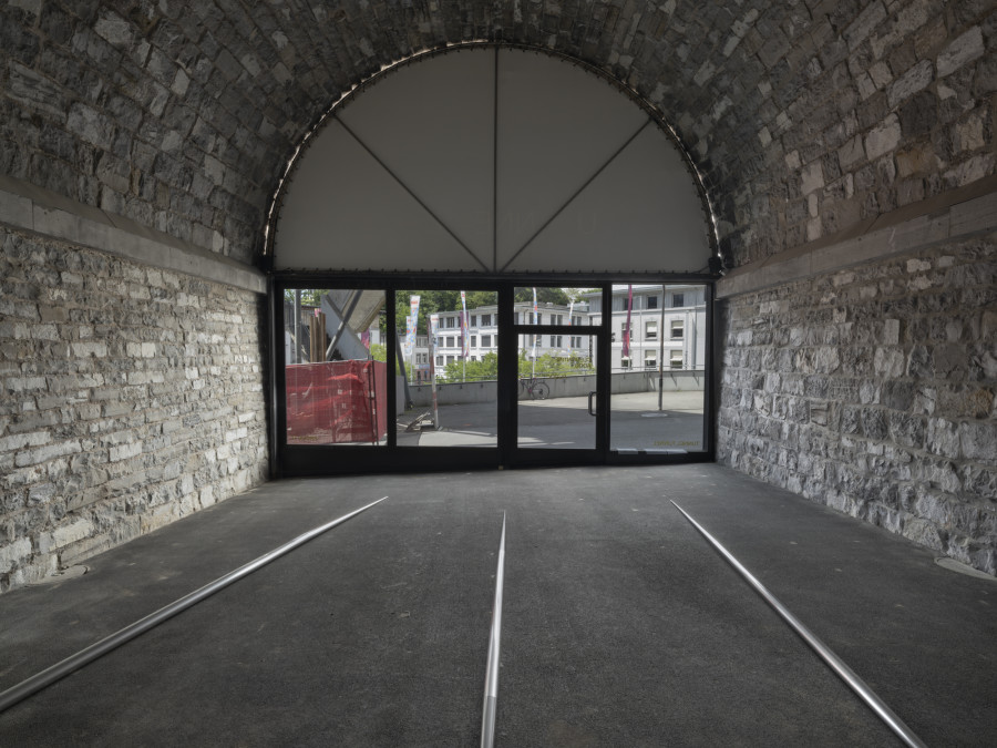 Installation view, Clémentine Adou, Public, Tunnel Tunnel, Lausanne, 2025. Photo credit: Julien Gremaud