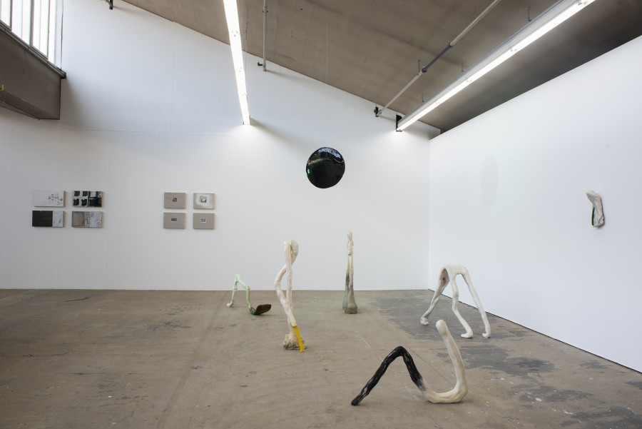 Gilles Jacot, Staggered (part II), 2023; Paloma Bosquê, Three Suns, 2023 Installation view EL GRAN GRITO, Graduation Exhibition Bachelor and Master Institute Art Gender Nature HGK Basel FHNW, Kunsthaus Baselland, 2023, photo: Christian Knörr