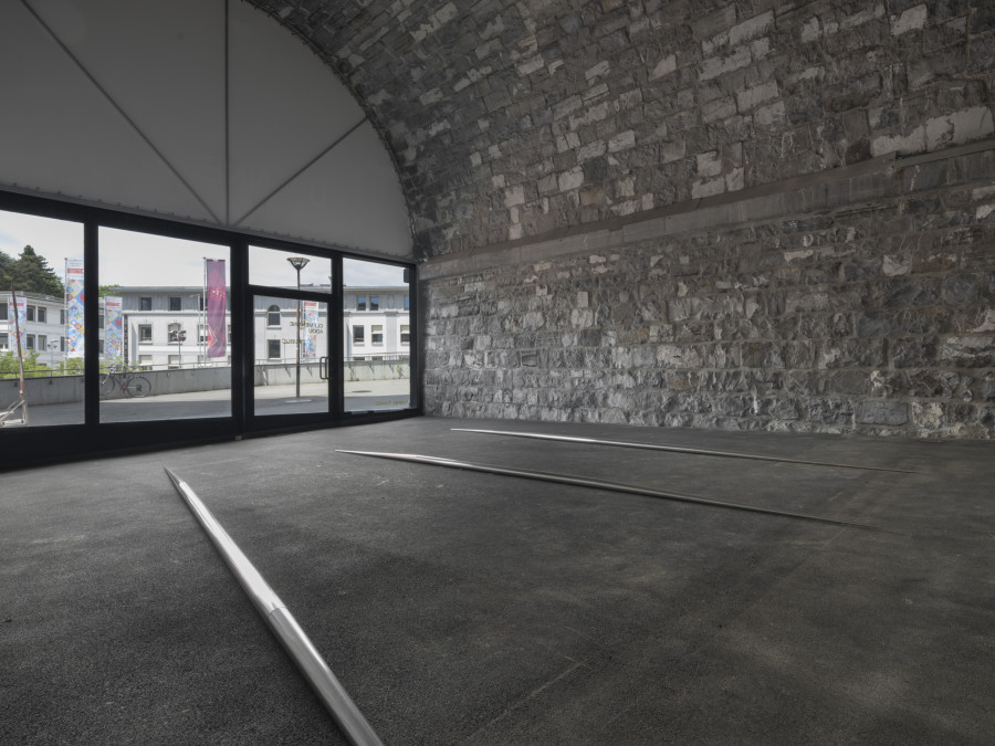 Installation view, Clémentine Adou, Public, Tunnel Tunnel, Lausanne, 2025. Photo credit: Julien Gremaud