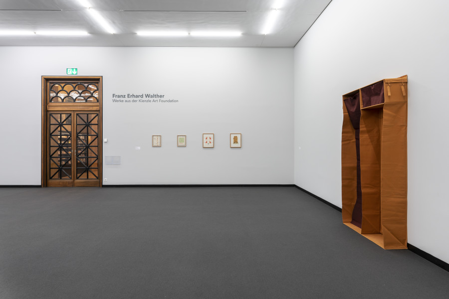 Exhibition view, Franz Erhard Walther, Work block from the Kienzle Art Foundation, Kunst Museum Winterthur, 2023-2024.