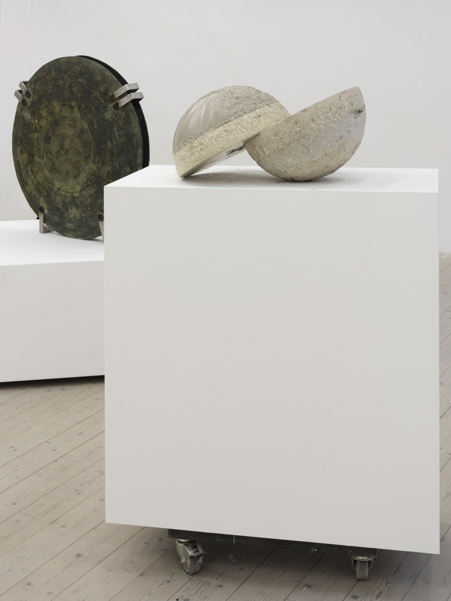 Alessandro Di Pietro, Ghostwriting Paul Thek: Time Capsules and Reliquaries, Installation view, 2023, CAN Centre d’Art Neuchâtel. Photography: Sebastian Verdon / all images copyright and courtesy of the artist and CAN Centre d’art Neuchâtel