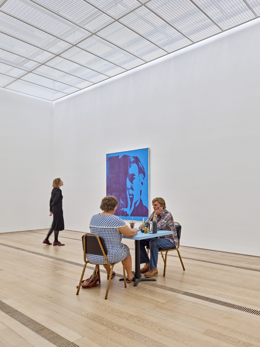 Installation view «Anniversary Exhibition – Special Guest Duane Hanson» at the Fondation Beyeler, Riehen/Basel, 2022 © The Estate of Duane Hanson/2022, ProLitteris, Zurich, Photo: Mark Niedermann