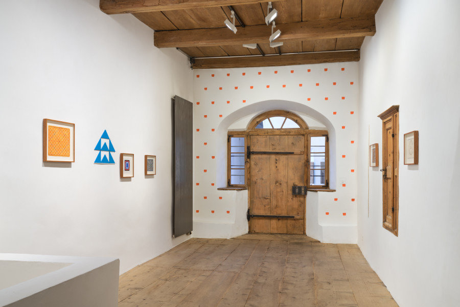 Hamish Fulton, Exhibition view, 2024. Photo: Ralph Feiner, Courtesy of the artist and Galerie Tschudi