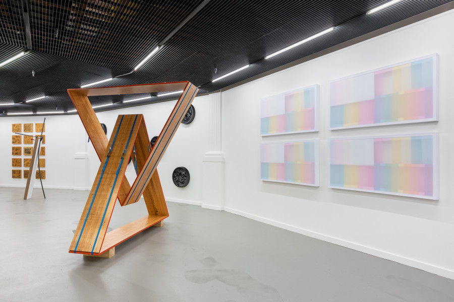 Exhibition view, VON DEN DINGEN, Kunsthalle Luzern, 2022. Photo credit: Kilian Bannwart